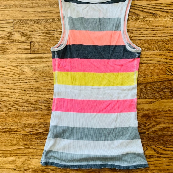 ☀️Bright striped tank top with sporty look - Picture 2 of 4